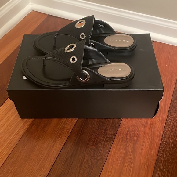 Tahari Sandals - Picture 3 of 5